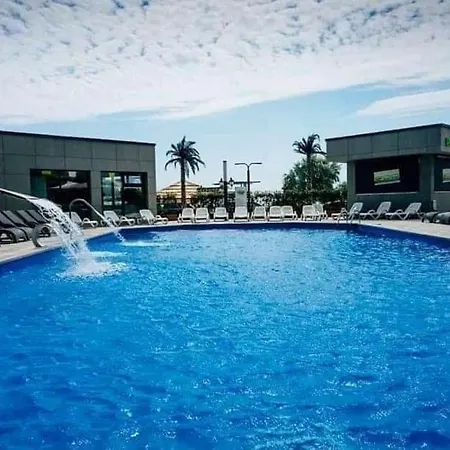 Alezzi Sylver 3 公寓 那沃达利